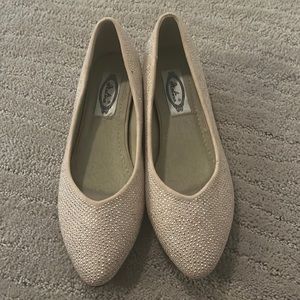 Brand new Size 9 Flats